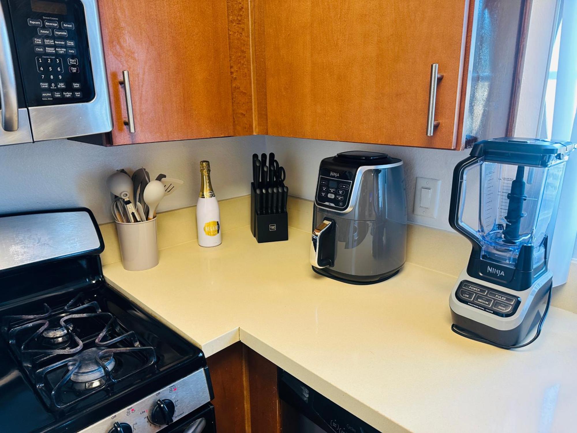Apartment Mid-city Charm 2br Near Hotspots!
